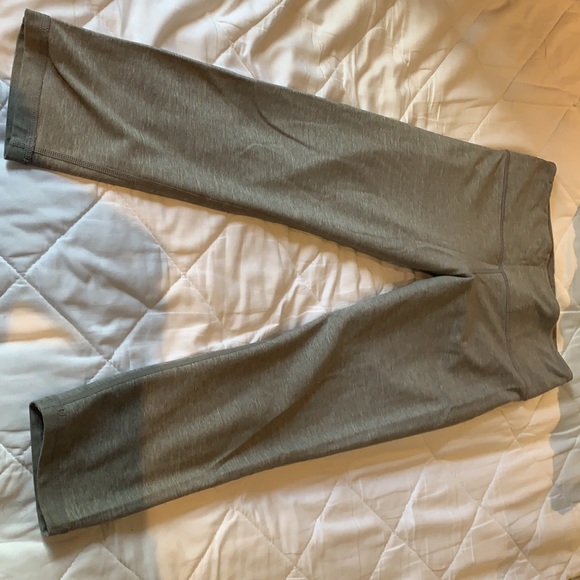 Lulu lemon grey reversible leggings - Picture 3 of 3